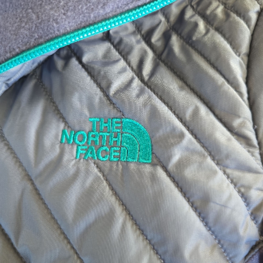 The North Face Women's Quilted Puffer Jacket Size Small in Purple - Picture 8 of 9